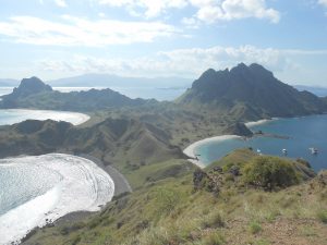 Wisata Komodo Gili Lawa