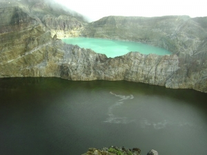 Danau Kelimutu pada wisata pulau Flores